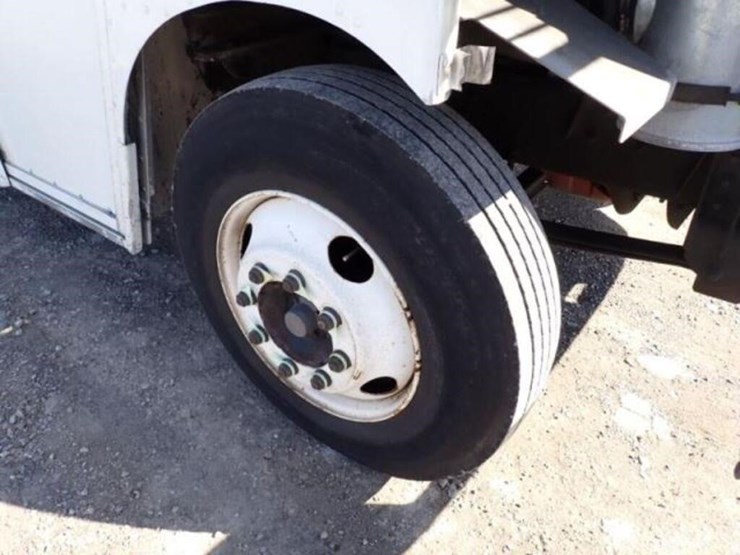 2012-freightliner-mt55-image-37