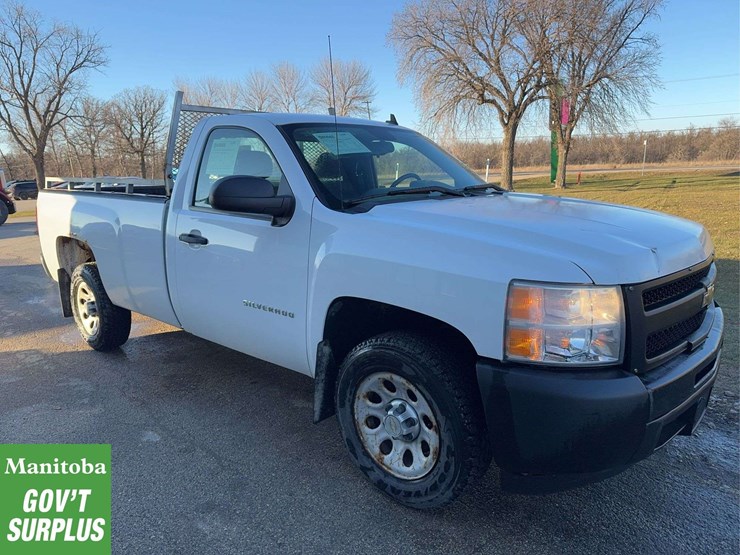 2011-chevrolet-silverado-1500-image-3