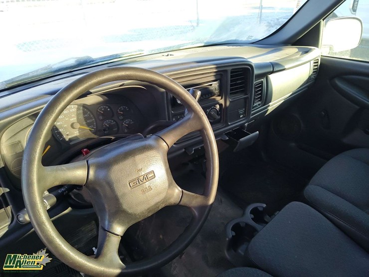 1999-gmc-sierra-1500-image-10