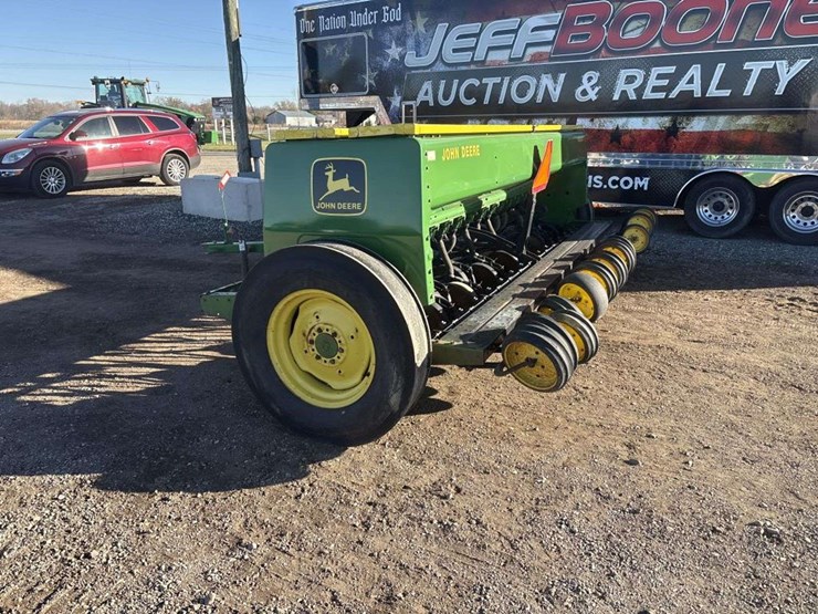 john-deere-8300-image-2