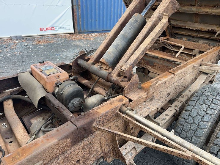 2006-chevrolet-3500-image-9