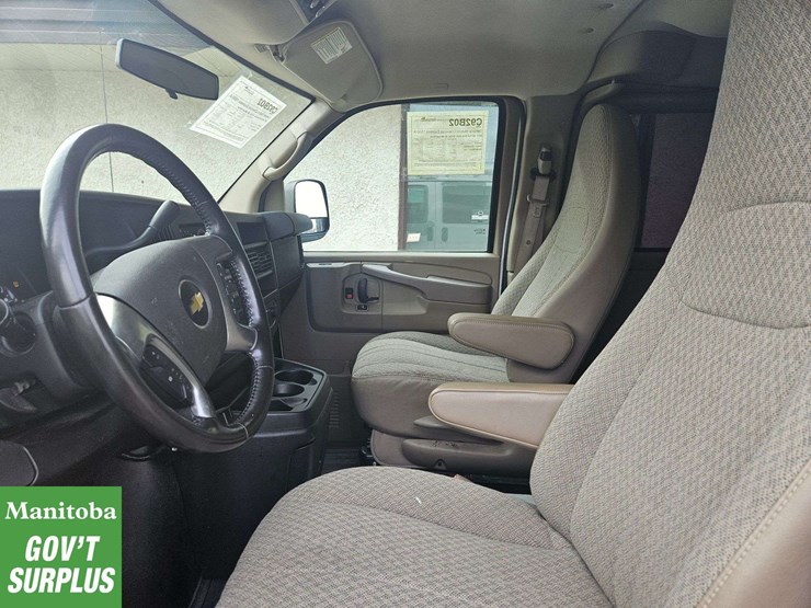 2011-chevrolet-express-1500-image-27