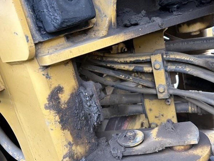 2004-caterpillar-938g-image-18