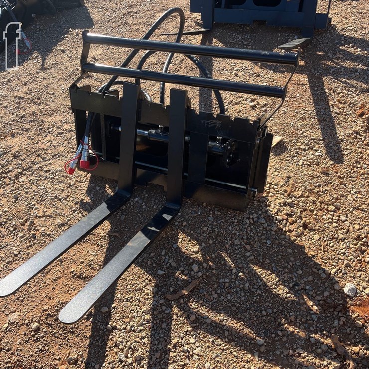 FUTURE MINI SKID STEER LOADER HYDRAULIC SIDE SHIFT