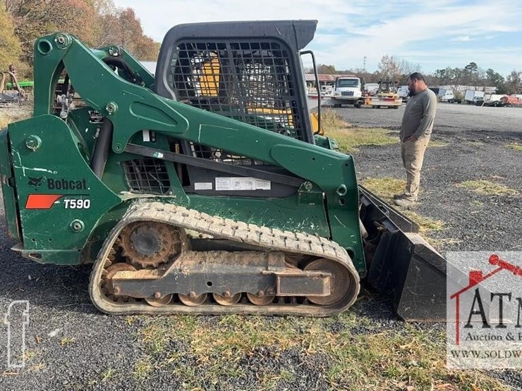 2016-bobcat-t590-image-2