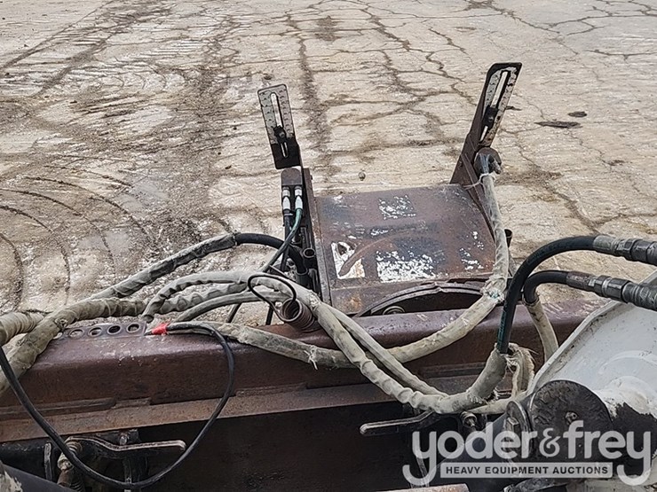 2007-bobcat-s300-image-31