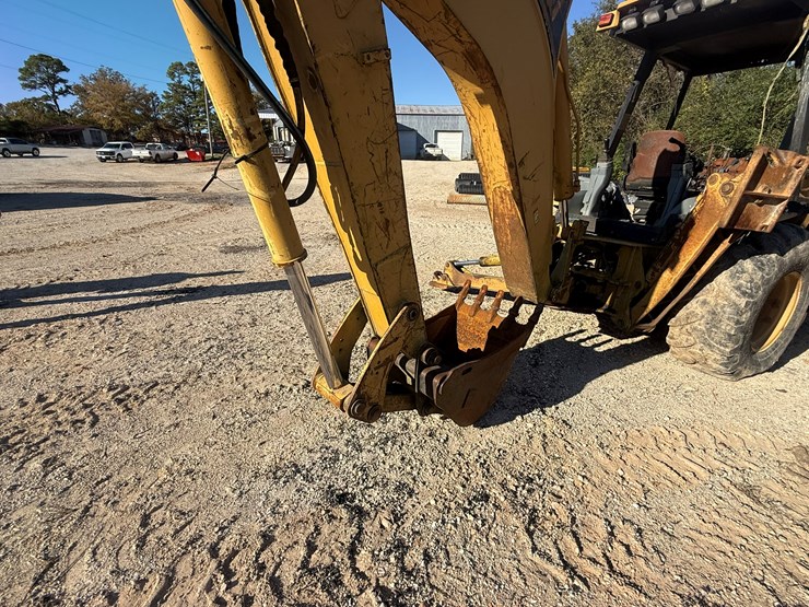 caterpillar-420d-image-27