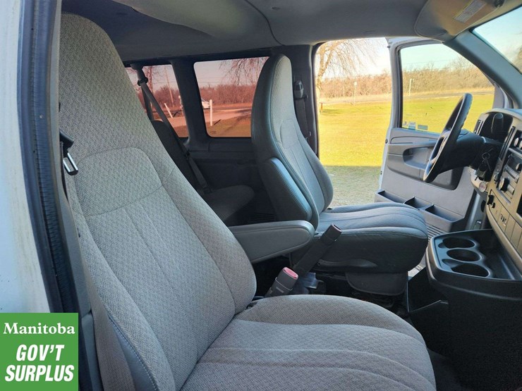 2012-chevrolet-express-2500-image-26