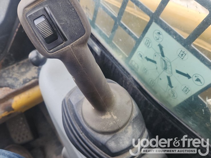 caterpillar-226b-image-27