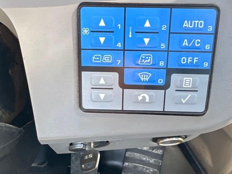 2018-komatsu-wa320-8-image-36