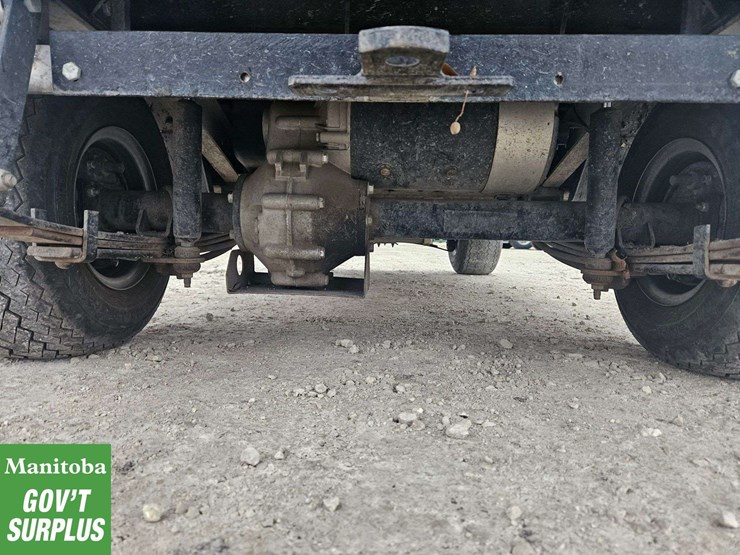 2011-club-car-turf-2-image-11