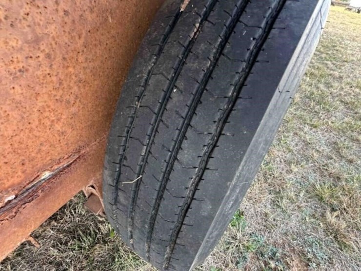 1984-24’-shelby-gooseneck-livestock-trailer-image-16