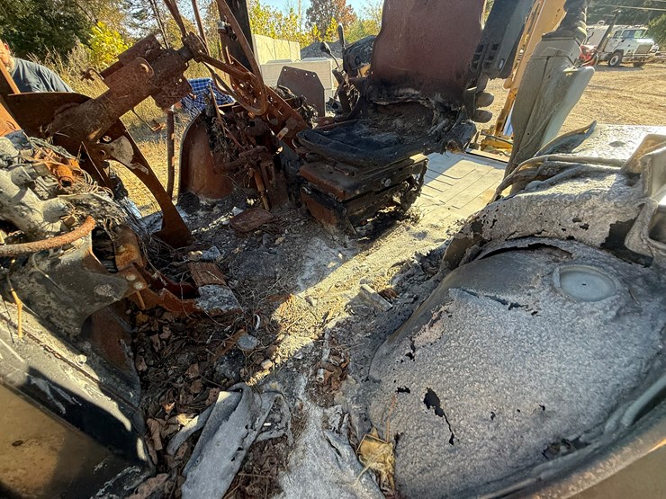 caterpillar-420d-image-84