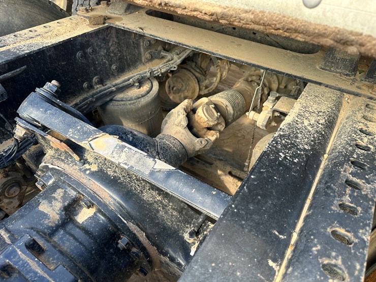 #33712-•-2011-mack-cxu-t/a-sleeper-truck-tractor-1m1aw09y5bm013138-image-25