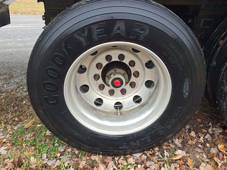 2012-timpte-supper-hopper-image-13