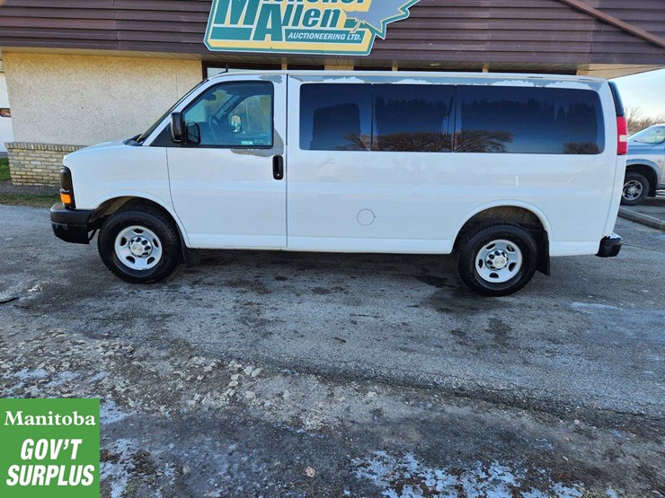 2012-chevrolet-express-2500-image-3