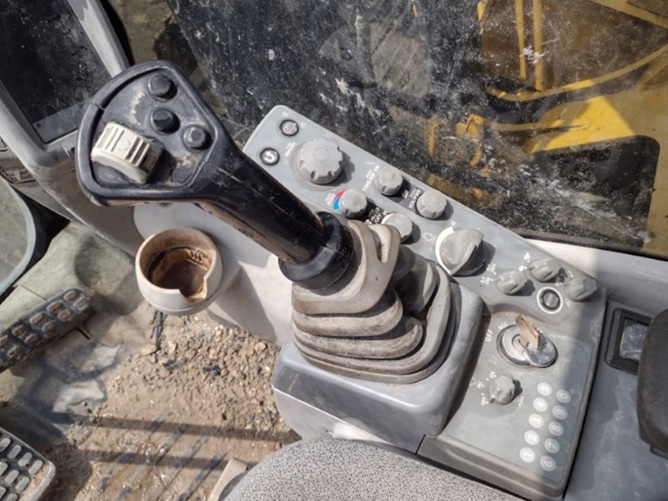 deere-250g-lc-image-9