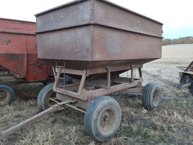 gravity-wagon,-right-hand-unload-image-1