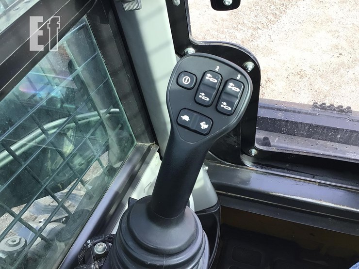 2023-new-holland-c345-image-15