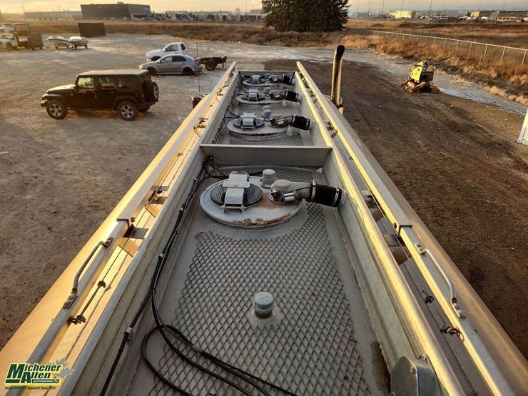 2002-sterling-lt9500-image-34