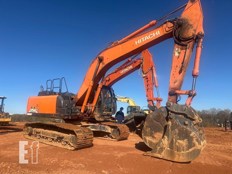 2016-hitachi-zx250-lc-image-1