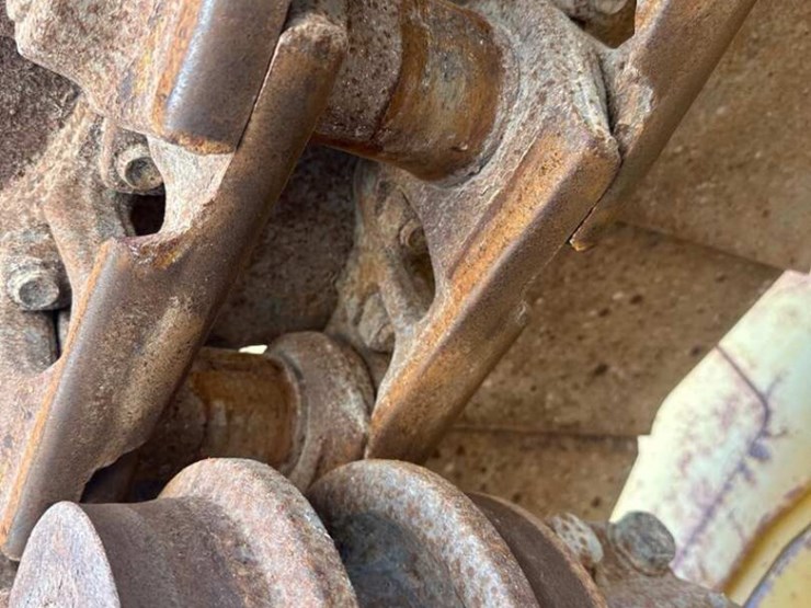 2008-caterpillar-d6t-image-5