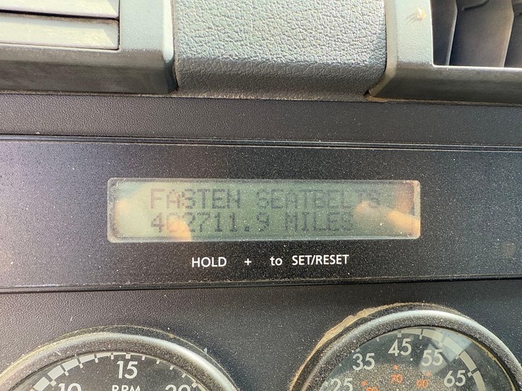 freightliner-semi-tractor-image-25