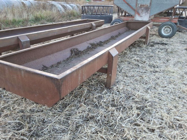 steel-feed-bunk-on-legs,-20ft,-46''-wide-image-3