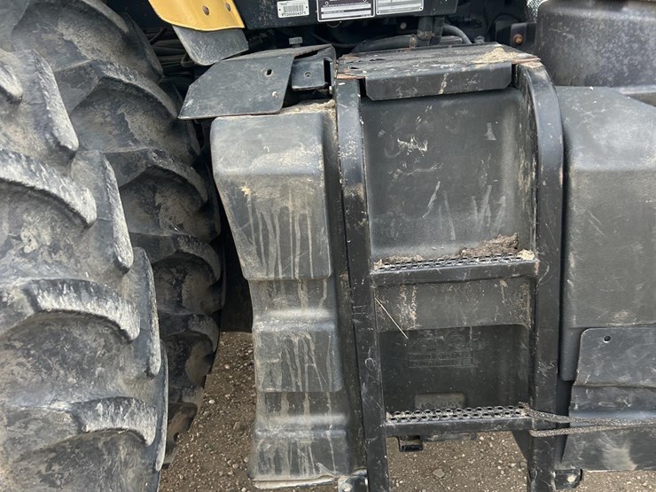 2014-challenger-mt585d-image-34