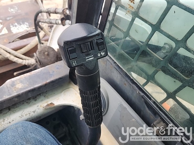 2007-bobcat-s300-image-25