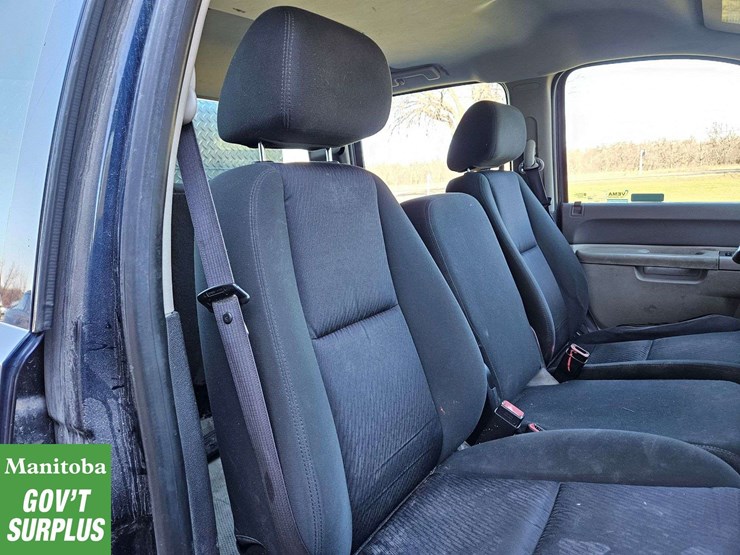 2012-chevrolet-silverado-2500hd-image-34