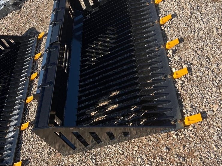 future-44in-skid-steer-rock-bucket-image-3