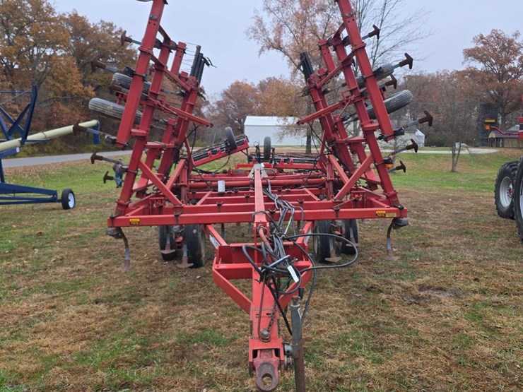 case-4300-field-cultivator,-c-shank,-28ft,-walking-tandems,-3-bar-spring-tooth-harrow,-rear-hitch-and-hyd.,-s/n--0623421-image-2