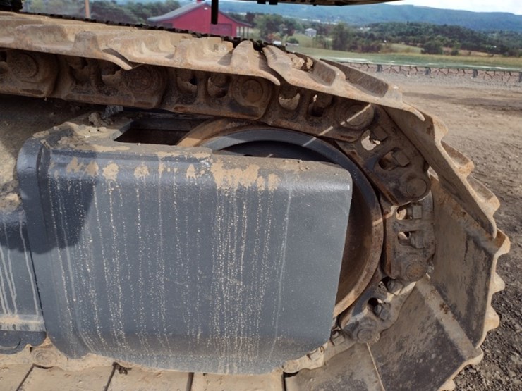 7-volvo-ec160c-image-33