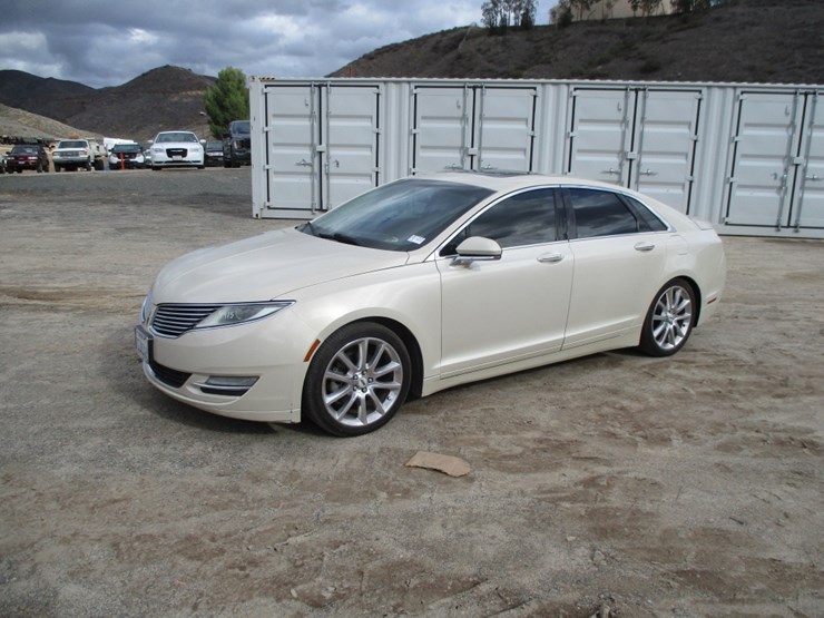 2014-lincoln-mkz-sedan,-image-1