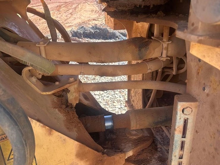 2011-volvo-l60f-image-12