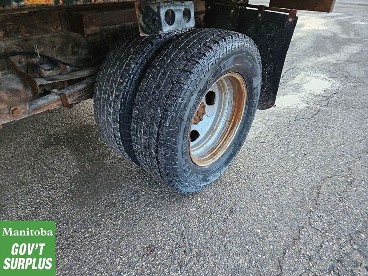 2012-ford-f350-image-16