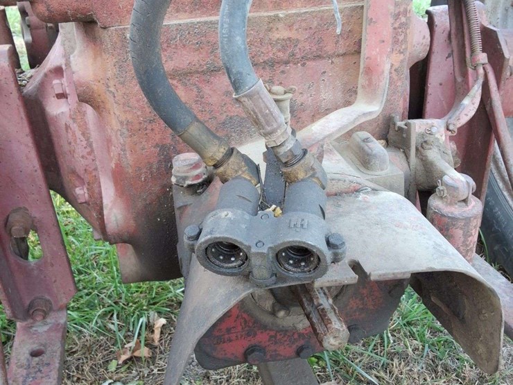 farmall-400-gas-wide-front-13.6-38,-runs,-single-remote,-gas,-with-torque-s/n--36892-image-8