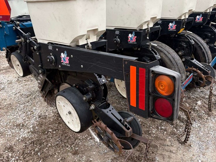 2005-kinze-3500-image-14