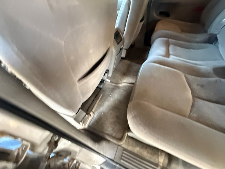 2004-chevrolet-suburban-image-53