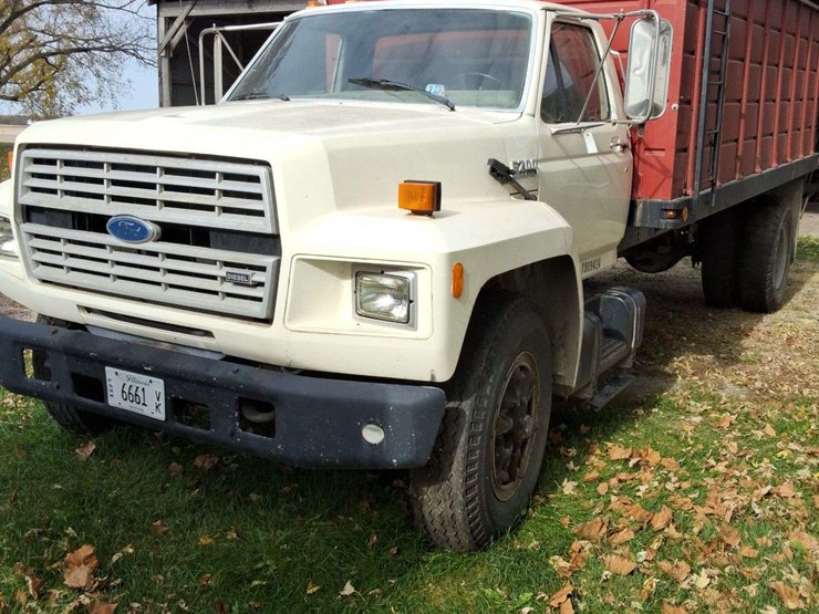 1989-ford-700-image-4