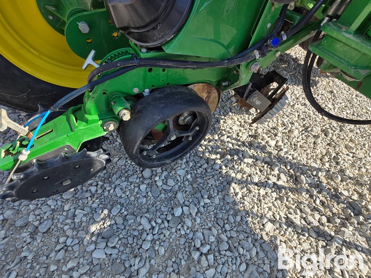 2019-john-deere-1775nt-image-11