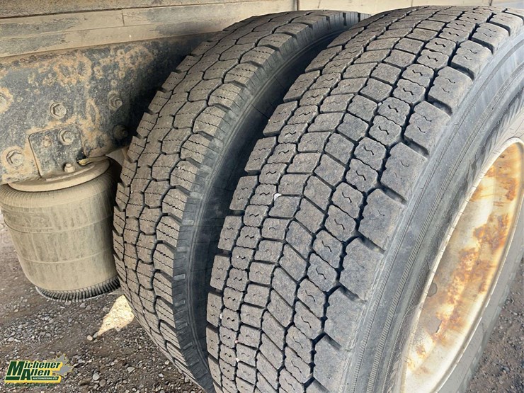 2014-international-durastar-4300-image-10