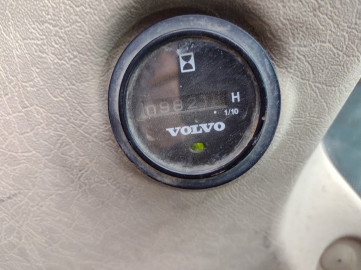 7-volvo-ec160c-image-6