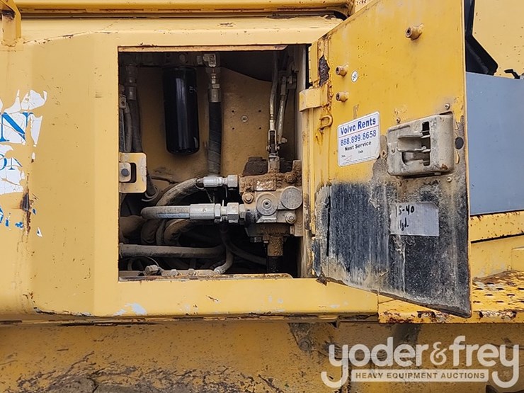 2004-deere-700h-image-13