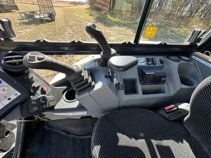 5802024-bobcat-e38-mini-excavator-image-29