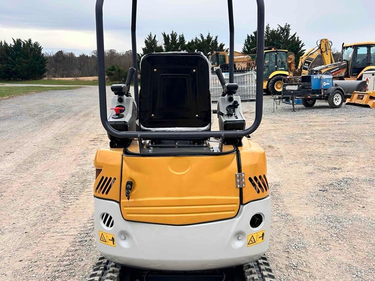 unused-sdle20-mini-excavator-image-4