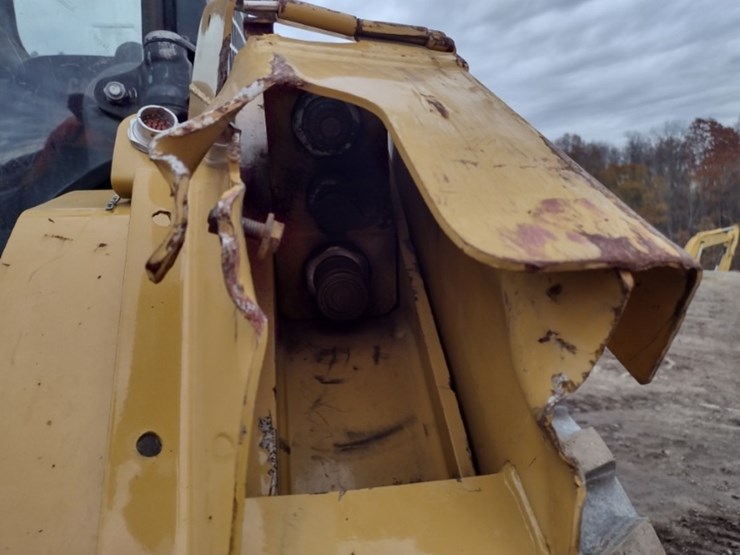 caterpillar-262d3-image-16