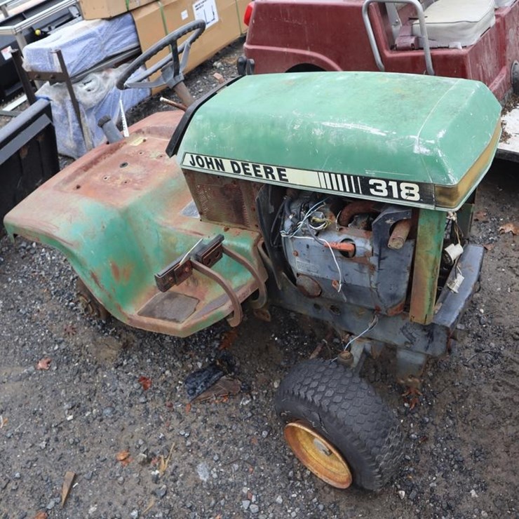 JOHN DEERE 318