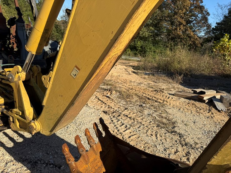 caterpillar-420d-image-38